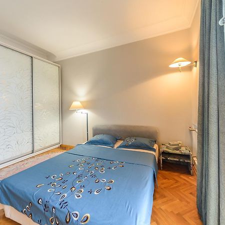 Apartment Near Olympic Stadium Киев Екстериор снимка