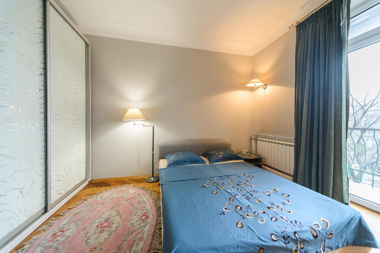 Apartment Near Olympic Stadium Киев Екстериор снимка